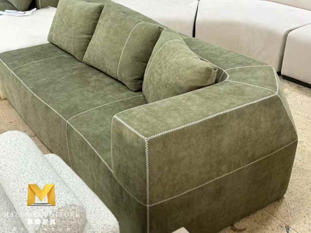 Modern Design Fabric Living Room Leisure Sofa Couch with Armrest for Hotel