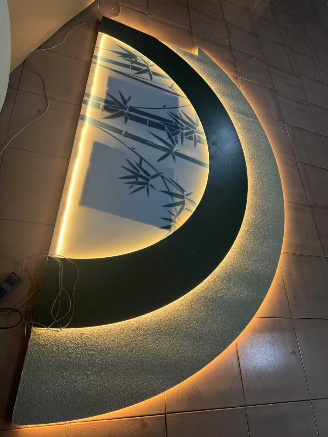 Modern Iron Black/Golden Line Shape Indoor Decor LED Bedroom Lighting Wall Lamp